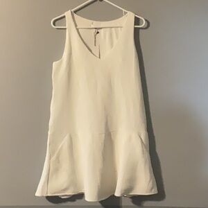 BB Dakota Size Small Elegant White Sleeveless Dress NWT